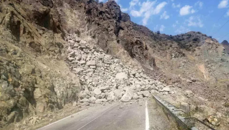 Erzurum’da sağanak yağış heyelana neden oldu